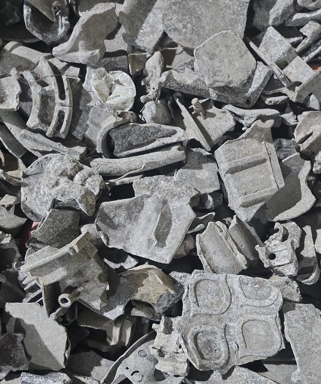 Aluminium Tense/Trump